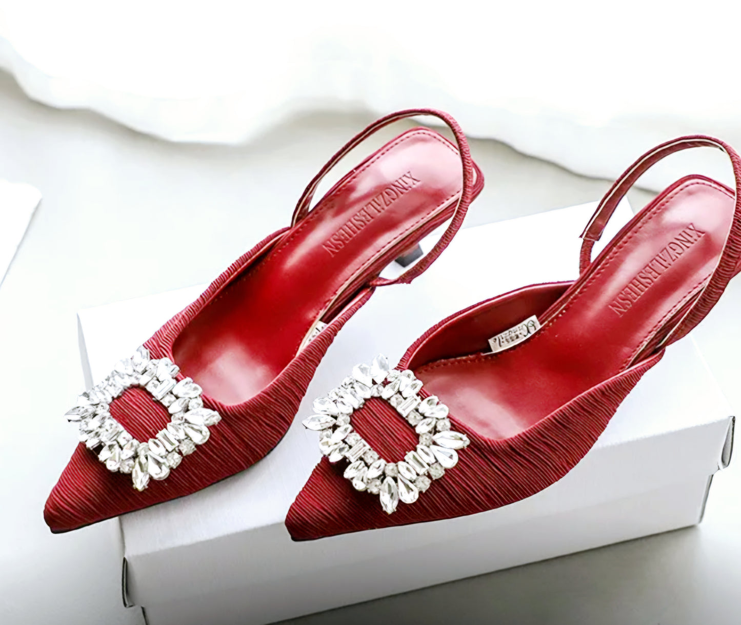 Elegant Sandals W/Crystal Buckle
