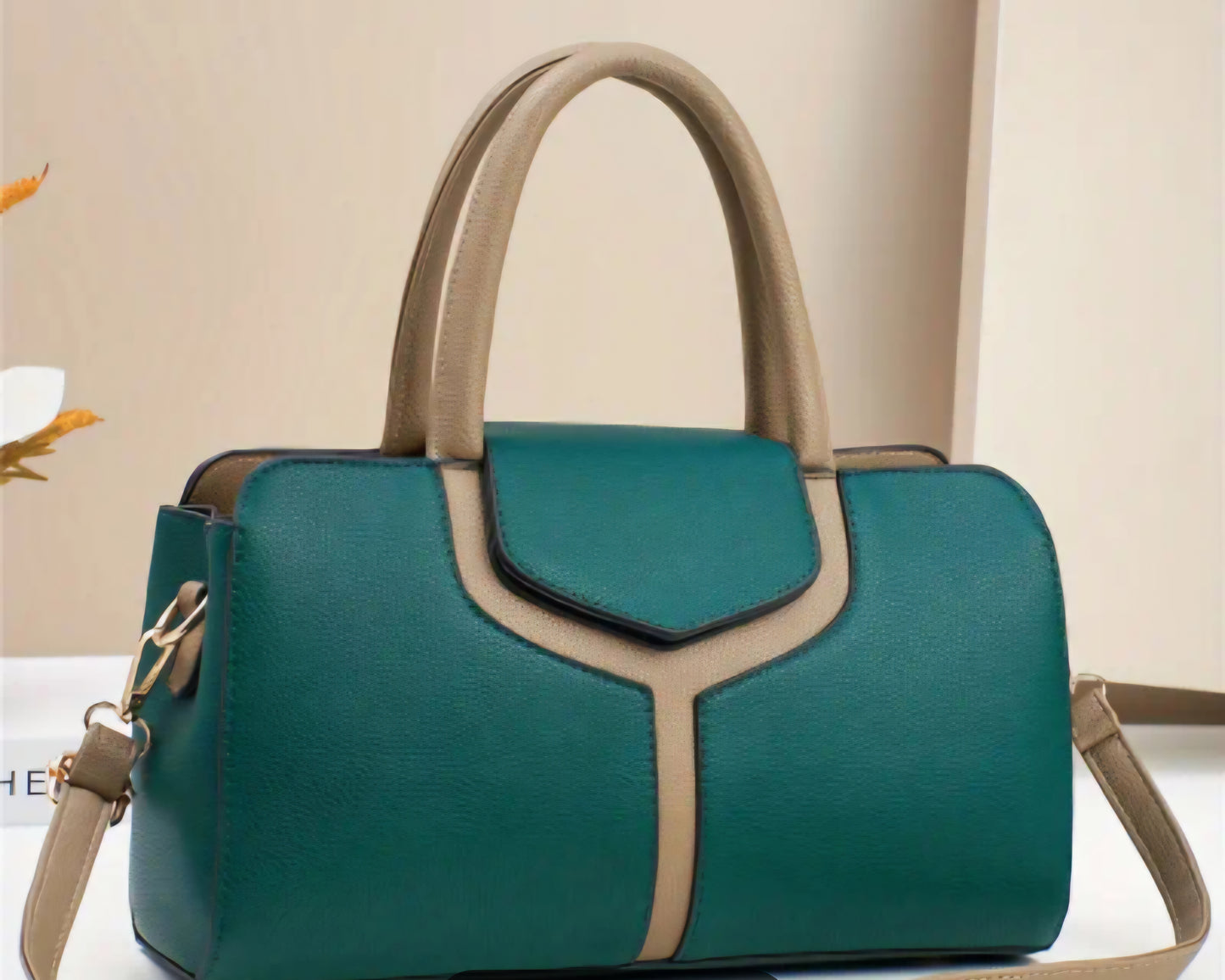 Stylish High-Quality Underarm Handbag